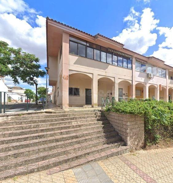 SE VENDE inmueble ALQUILADO en Cáceres