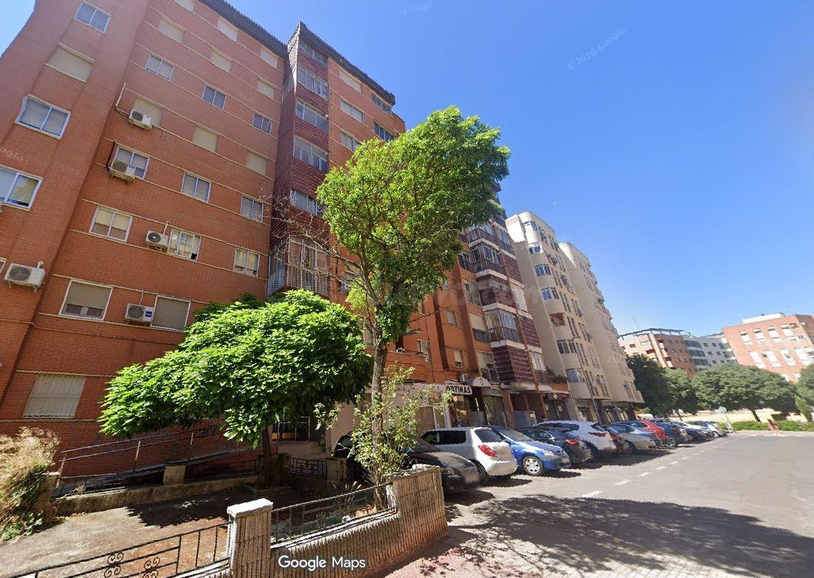SE VENDE inmueble ALQUILADO en Cáceres - foto 3