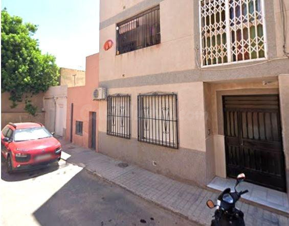 SE VENDE inmueble ALQUILADO en Almería