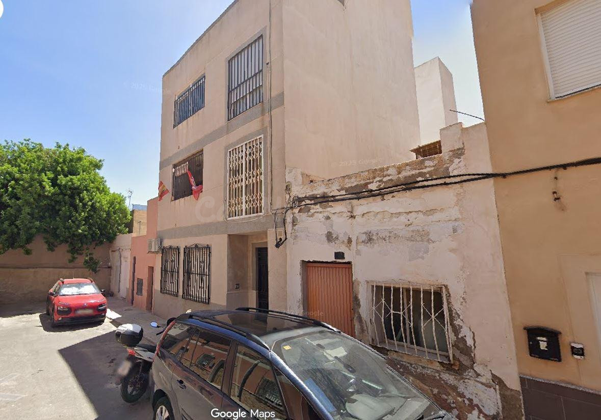 Oportunidad inversión inmobiliaria Almería: local alquilado  - foto 3