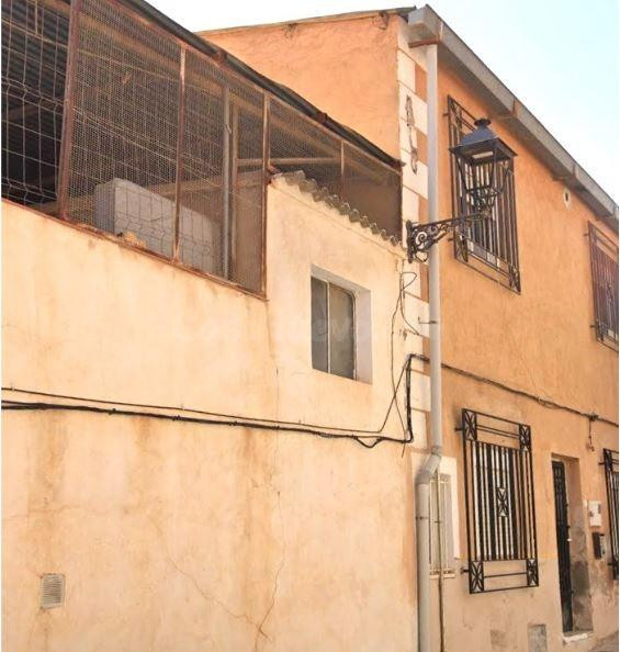 SE VENDE inmueble ALQUILADO en Lorca