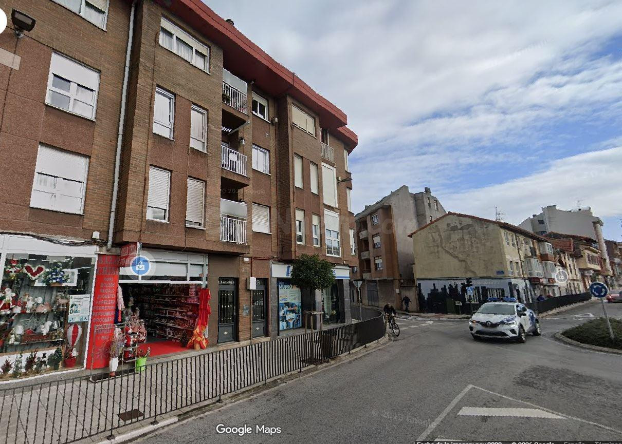 SE VENDE inmueble ALQUILADO en Santander - foto 2