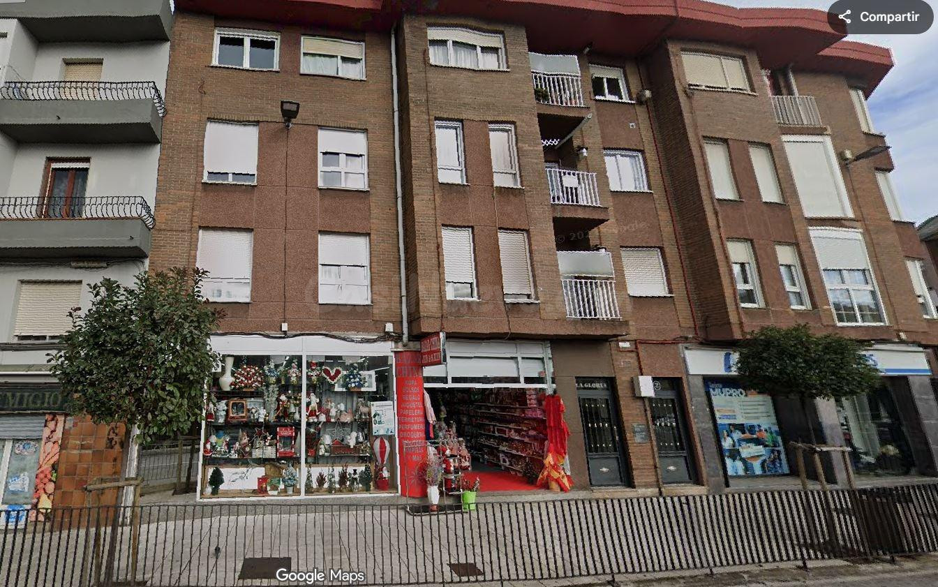 SE VENDE inmueble ALQUILADO en Santander - foto 3
