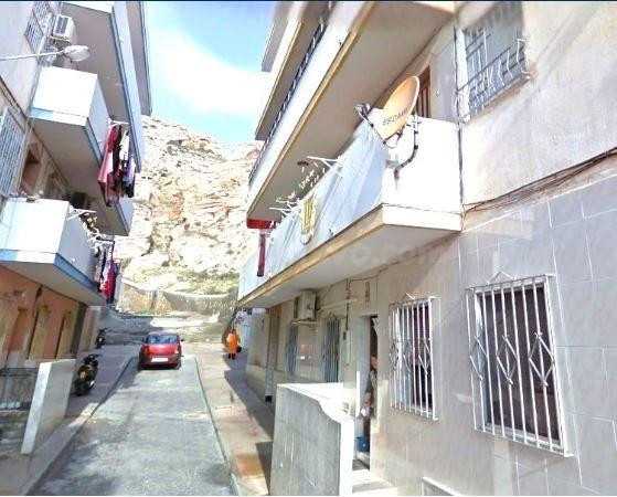 SE VENDE inmueble ALQUILADO en Almería