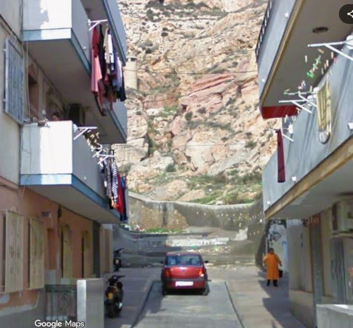 Oportunidad inversión inmobiliaria Almería capital - foto 2