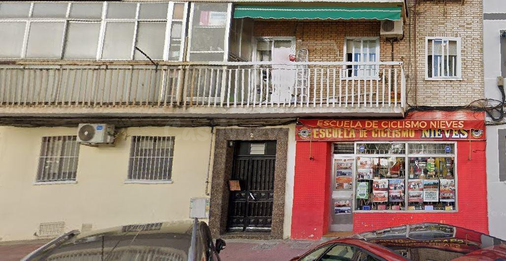 SE VENDE inmueble ALQUILADO en Parla
