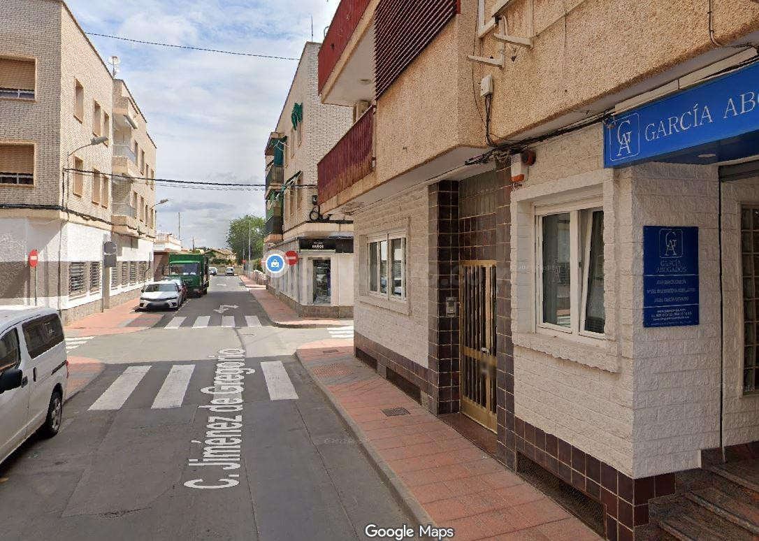 SE VENDE inmueble ALQUILADO en San Javier - foto 2