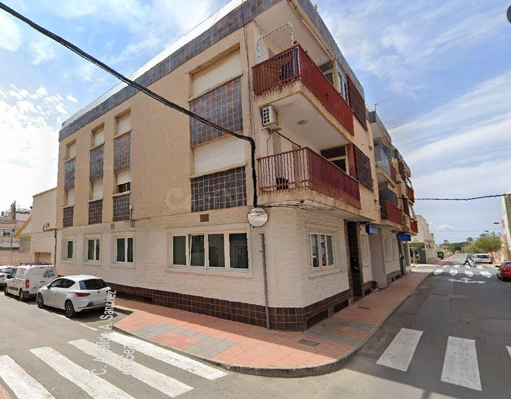 SE VENDE inmueble ALQUILADO en San Javier - foto 3