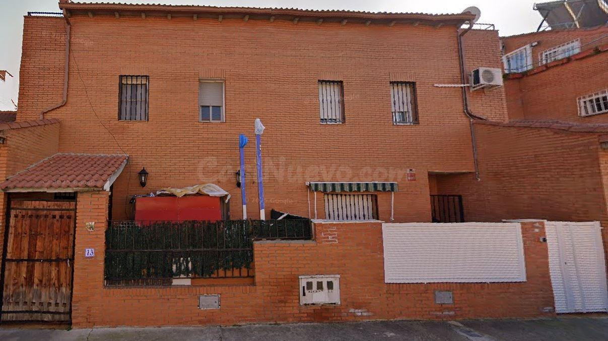 SE VENDE inmueble ALQUILADO en Chozas de Canales