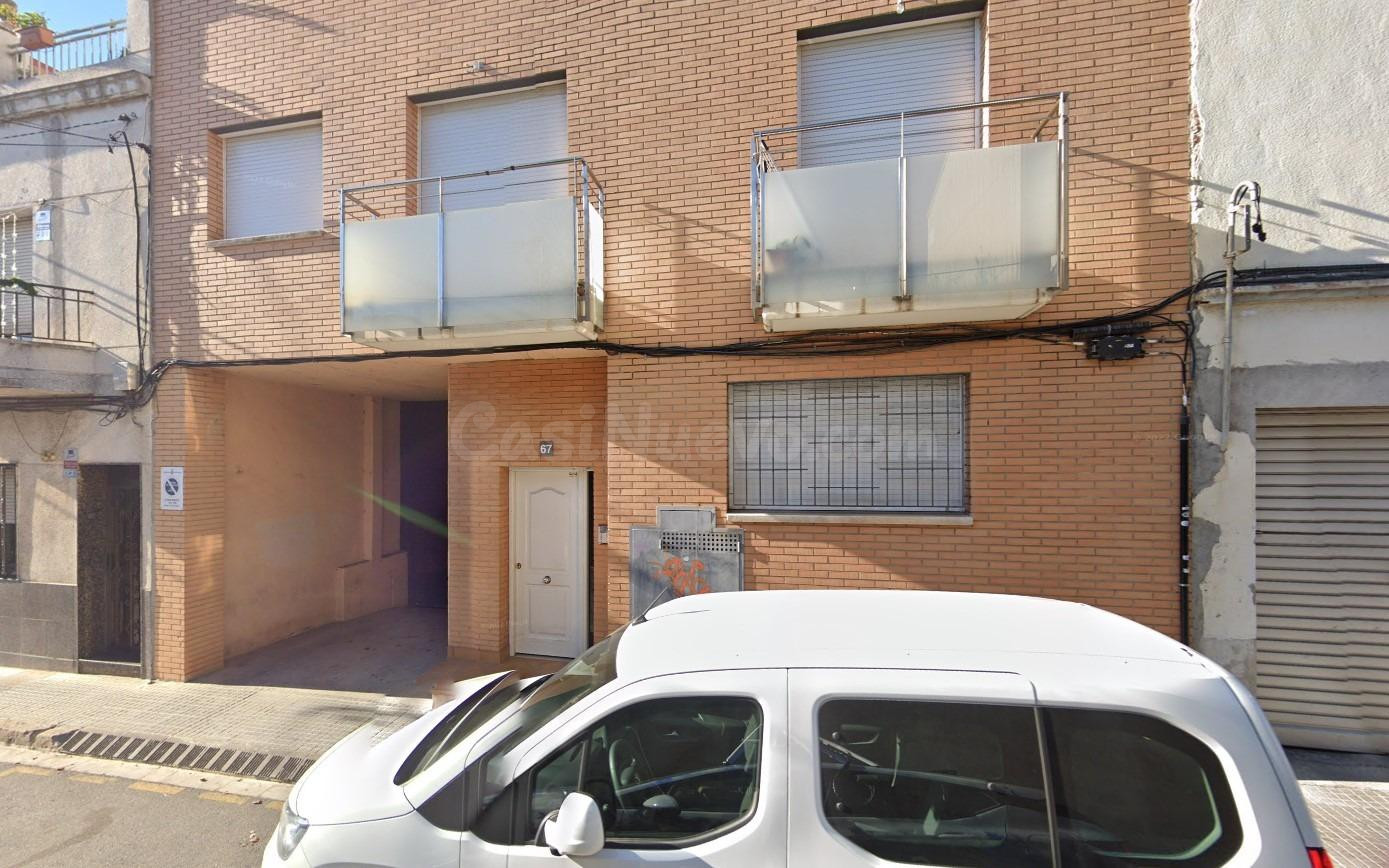 Se vende Inmueble ALQUILADO en Santa Lucía 67 de Terrassa, Barcelona.