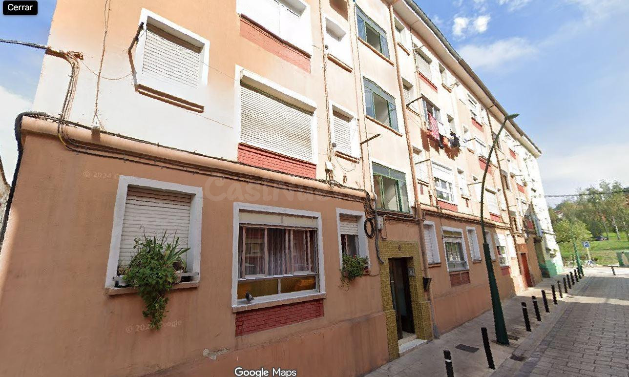 SE VENDE inmueble ALQUILADO en Torrelavega - foto 4