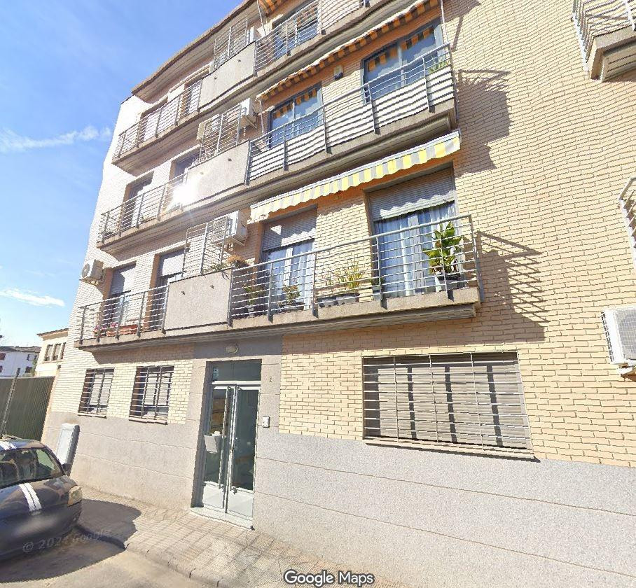 SE VENDE inmueble ALQUILADO en Torrijos - foto 2