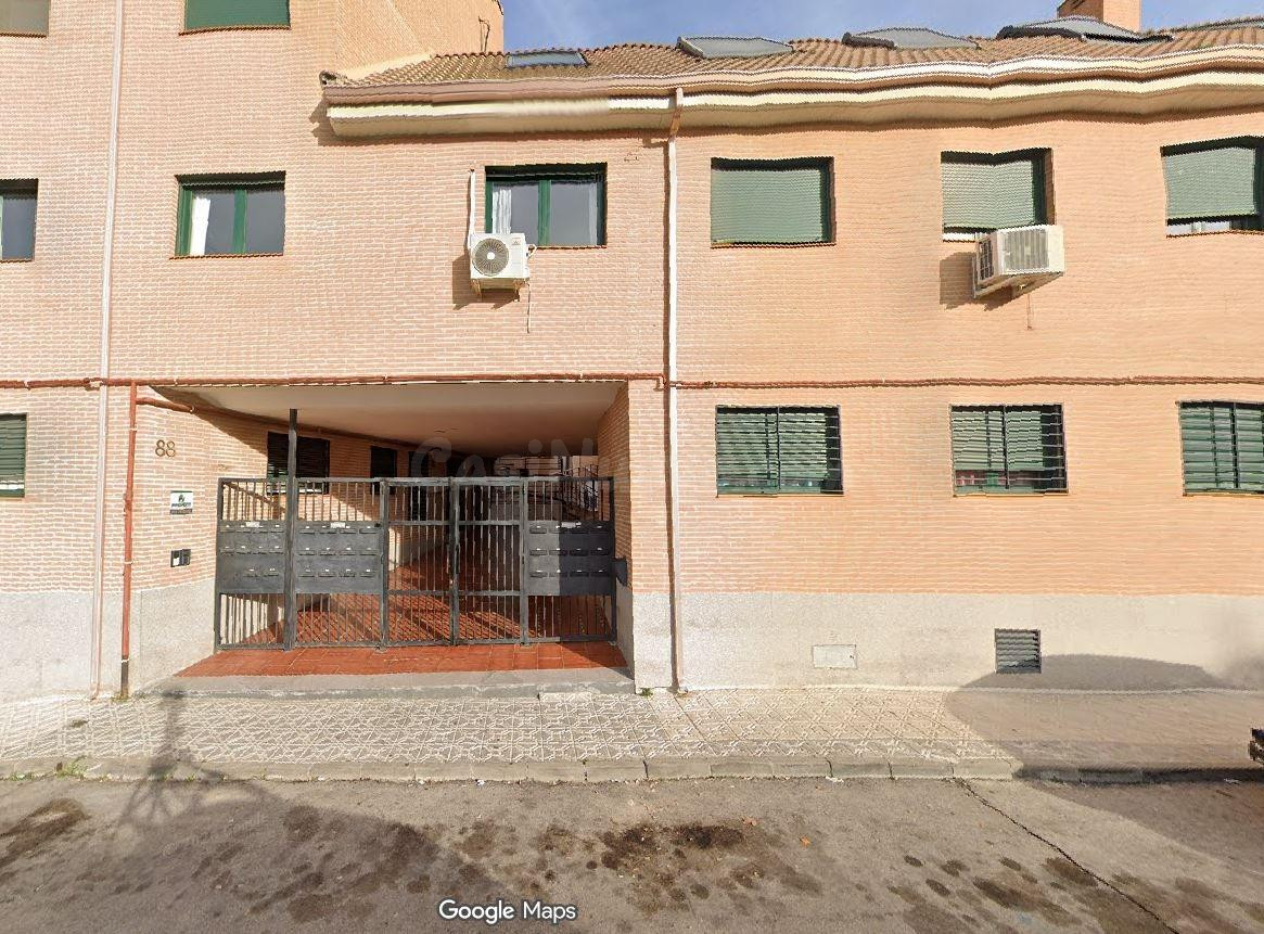 SE VENDE inmueble ALQUILADO en Valmojado - foto 2
