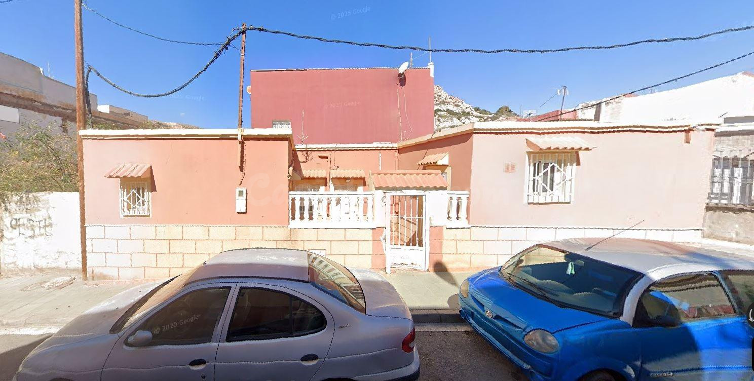 Oportunidad inmueble alquilado en Almería capital - foto 2
