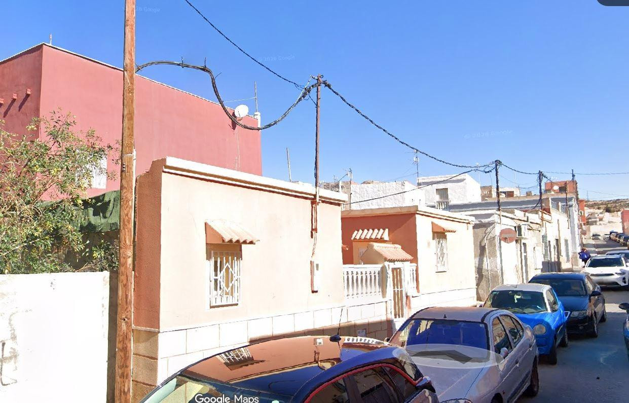 Oportunidad inmueble alquilado en Almería capital - foto 3