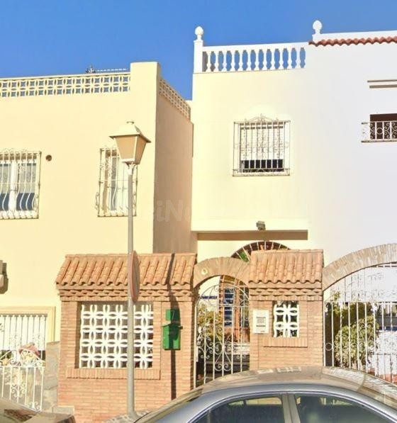 SE VENDE inmueble ALQUILADO en Almería