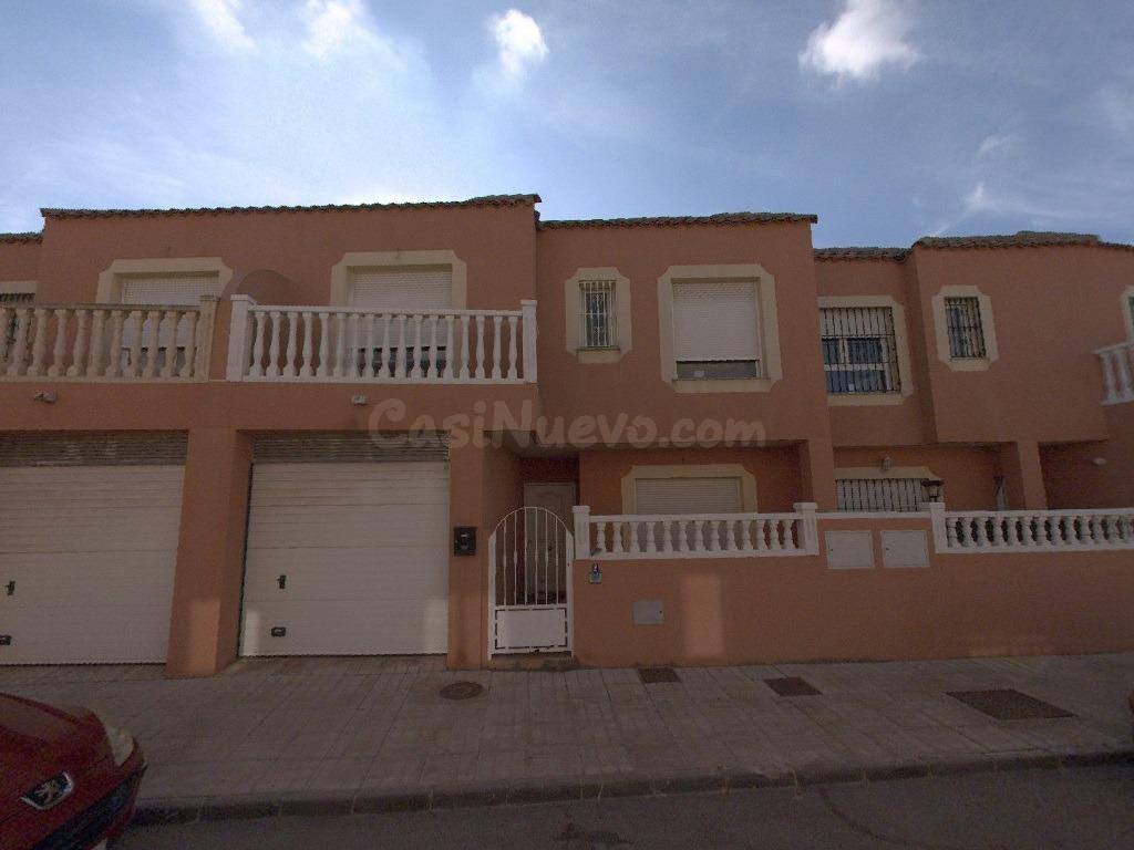 Oportunidad inmobiliaria alquilada en Almería capital - foto 2