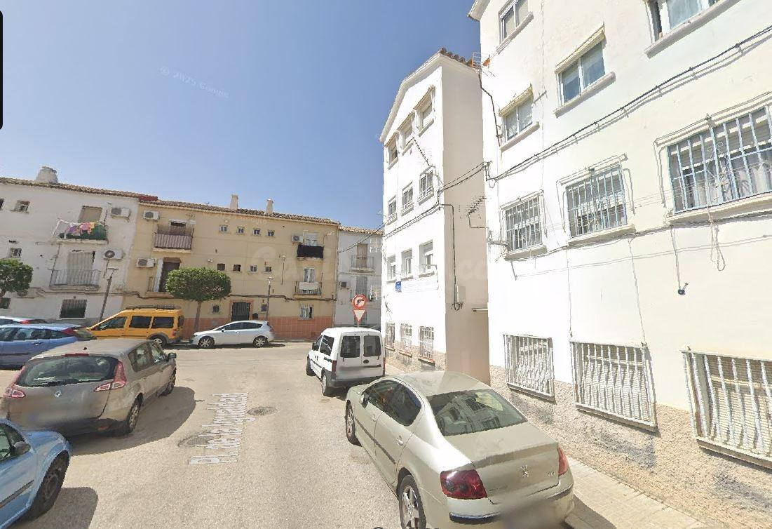 SE VENDE inmueble ALQUILADO en Jaén - foto 4