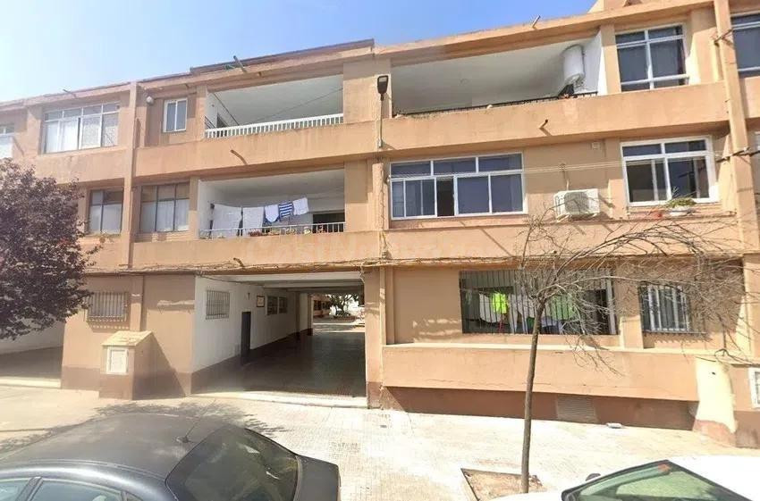 SE VENDE piso OKUPADO en barrio Torno El Nº 13 Chiclana de la Frontera (Cádiz)
