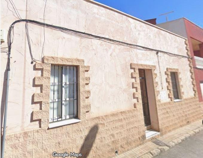 Oportunidad inversión inmobiliaria en Almería capital - foto 2