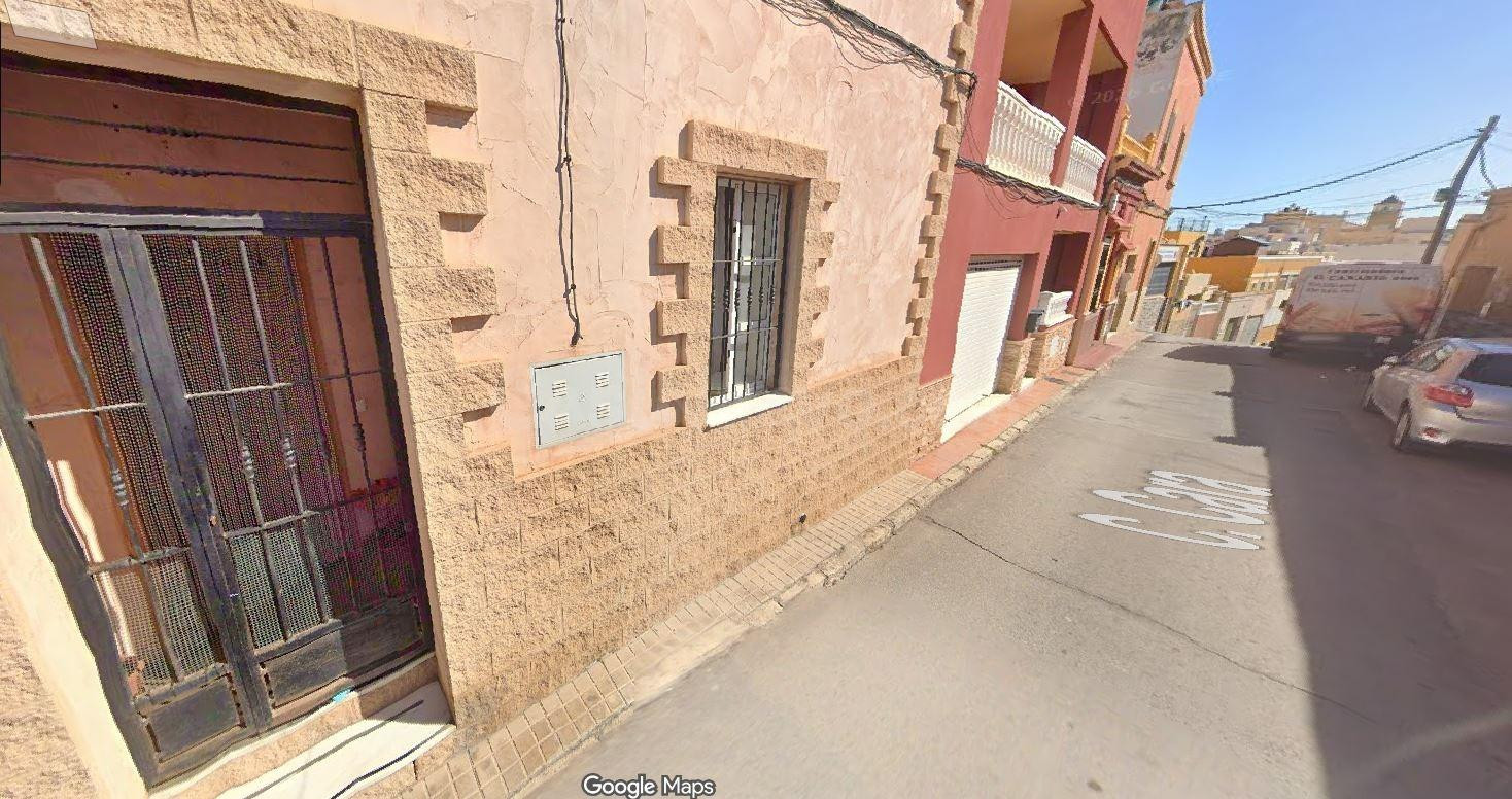 Oportunidad inversión inmobiliaria en Almería capital - foto 4