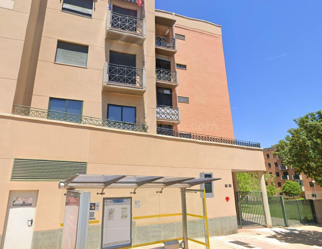 SE VENDE inmueble ALQUILADO en Salamanca - foto 2