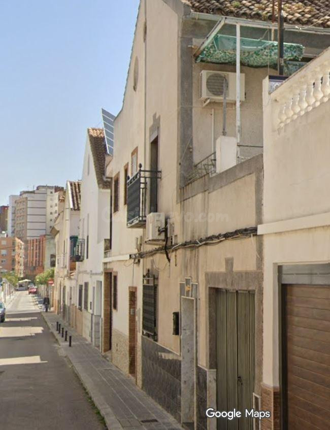 SE VENDE inmueble ALQUILADO en Jaén - foto 3
