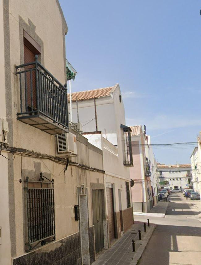 SE VENDE inmueble ALQUILADO en Jaén - foto 4