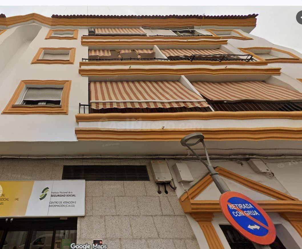 SE VENDE inmueble ALQUILADO en Almendralejo - foto 4