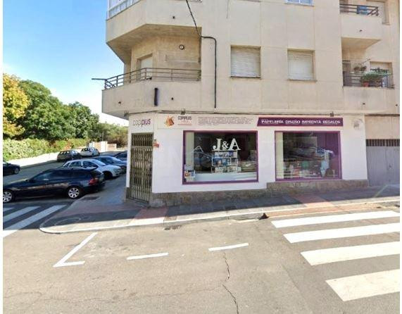 SE VENDE inmueble ALQUILADO en Coria - foto 4