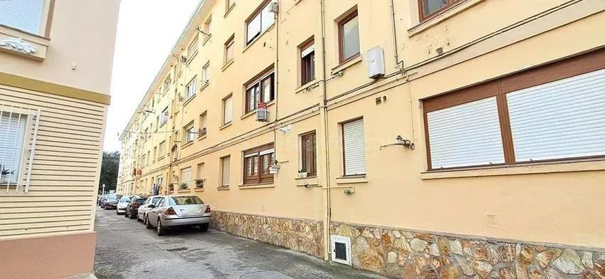 SE VENDE PISO OKUPADO en Calle Fernandez Hontoria Nº 11 Asti - foto 3