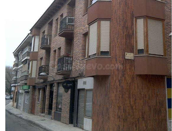 SE VENDE inmueble ALQUILADO en Pinto - foto 2