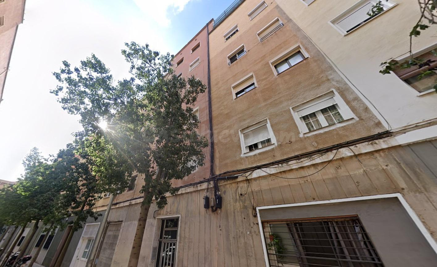 SE VENDE inmueble ALQUILADO en Barcelona