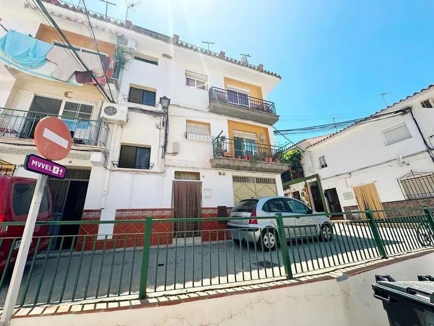 SE VENDE piso OKUPADO en Calle Vicario Nº 9 Vélez-Málaga (Málaga)