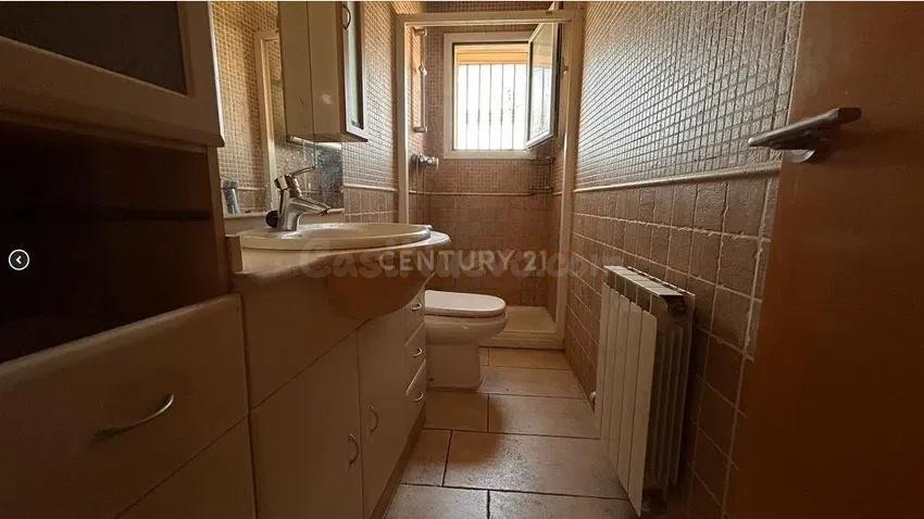 SE VENDE piso OKUPADO en Avenida NTRA SRA MONTSERRAT Nº 29 Parets del Vallès (Barcelona).