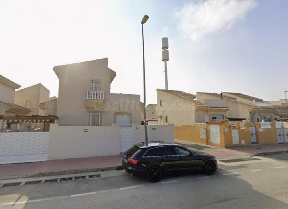 Se vende piso OKUPADO en CL SOROLLA 83 UR JARDIN LAGUNA I-II
