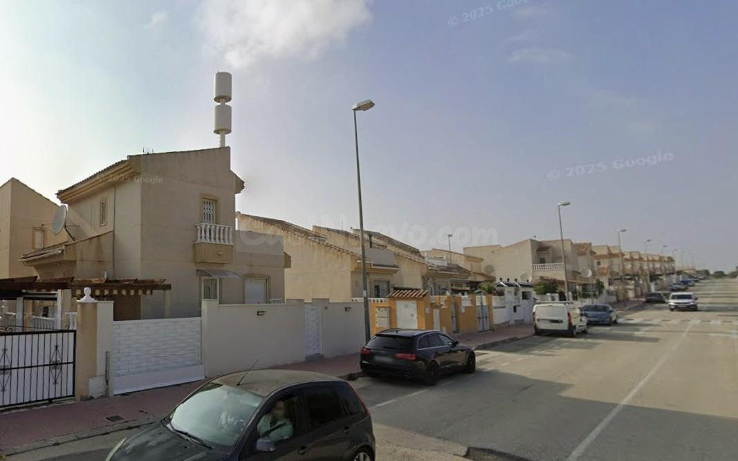 Se vende piso OKUPADO en CL SOROLLA 83 UR JARDIN LAGUNA I-II - foto 2