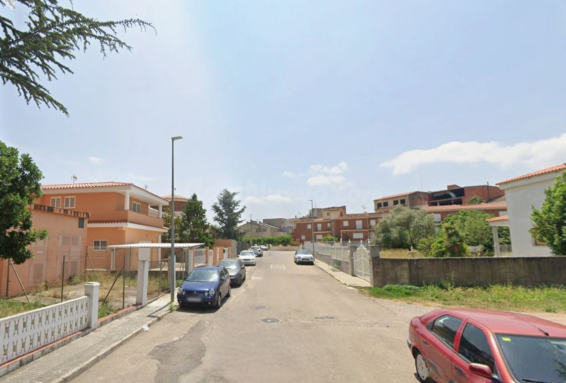 INMUEBLE OKUPADO EN VENTA EN C/ MUSIC MORERA 6 DE SANT MATEU - foto 2