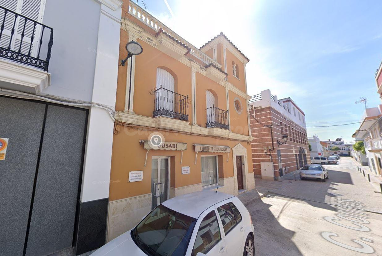 SE VENDE PISO OKUPADO EN EL CUERVO DE SEVILLA - foto 2