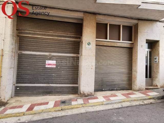 Local comercial en la zona de Los Pinos, Blanes