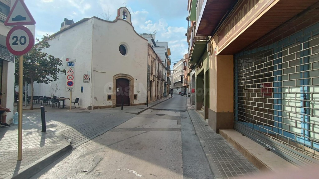 Plaza de parking en centro de Blanes