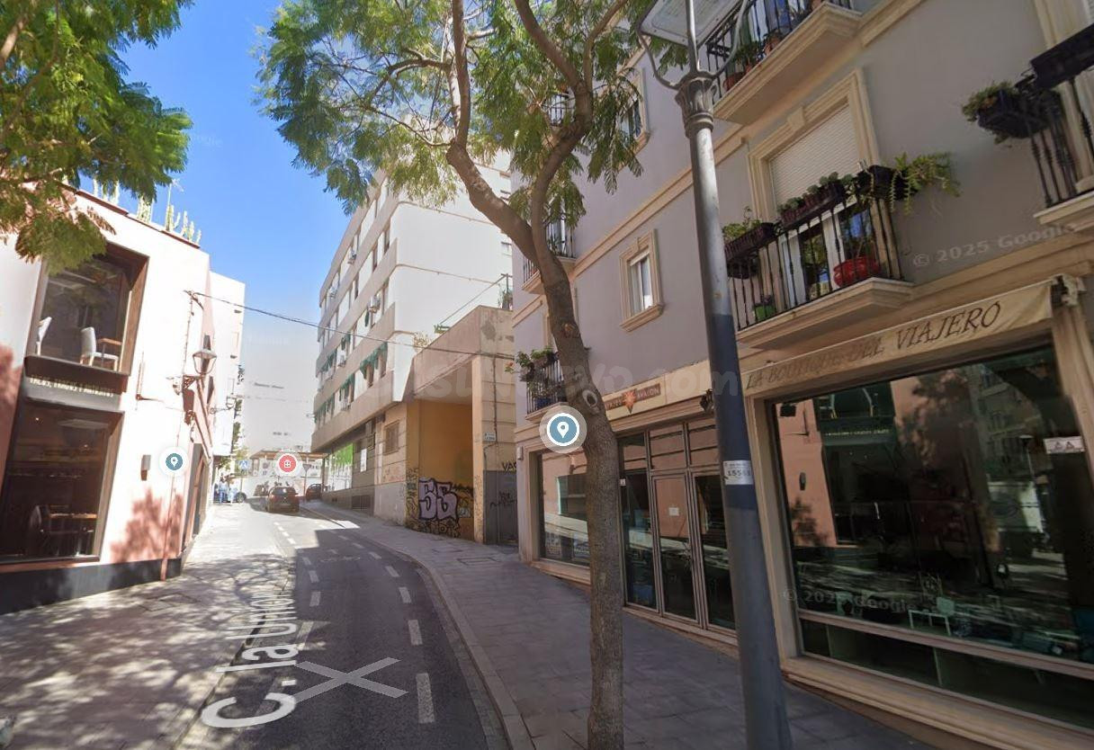 SE VENDE PISO OKUPADO EN CALLE REAL (ALMERÍA)