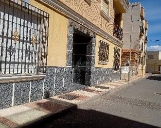 SE VENDE PISO OKUPADO EN Calle Julio Romero Nº 6 Roquetas de Mar (Almería)