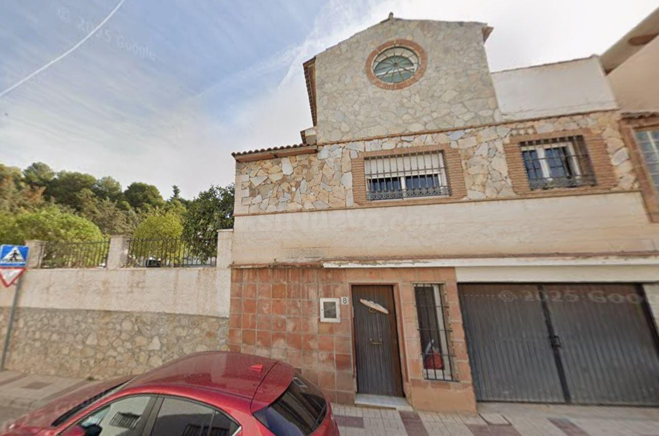 SE VENDE CASA OKUPADA EN Calle Poeta Cristobal Sarmiento Nº 8 Málaga (Málaga)