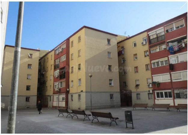 Se vende piso en Covadonga 6 de Badalona, Barcelona. - foto 2