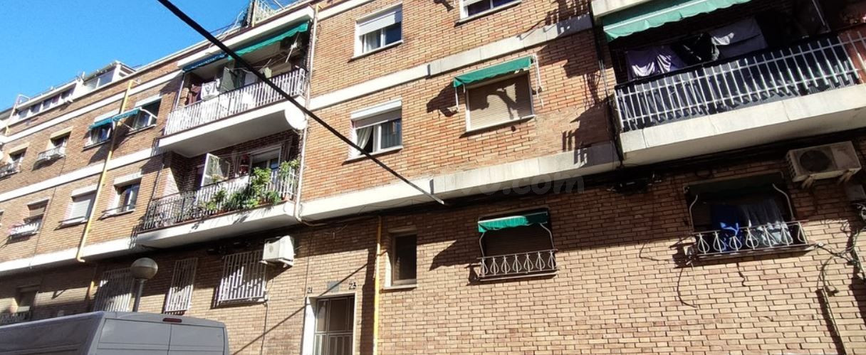 Se vende piso en Orio 21 de Badalona, Barcelona.