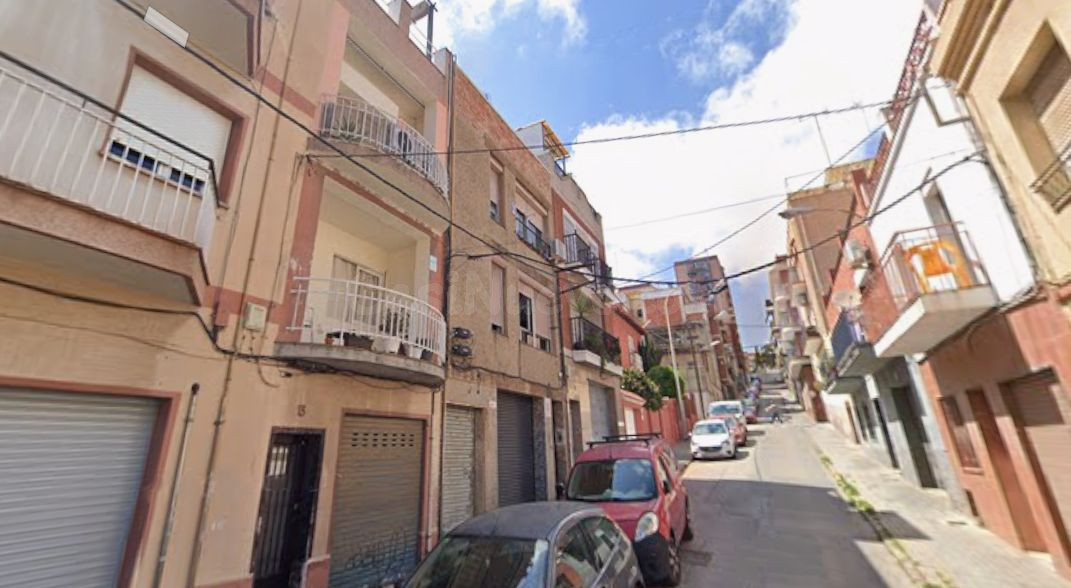 Se vende piso en Pau 15 de Badalona, Barcelona. - foto 2
