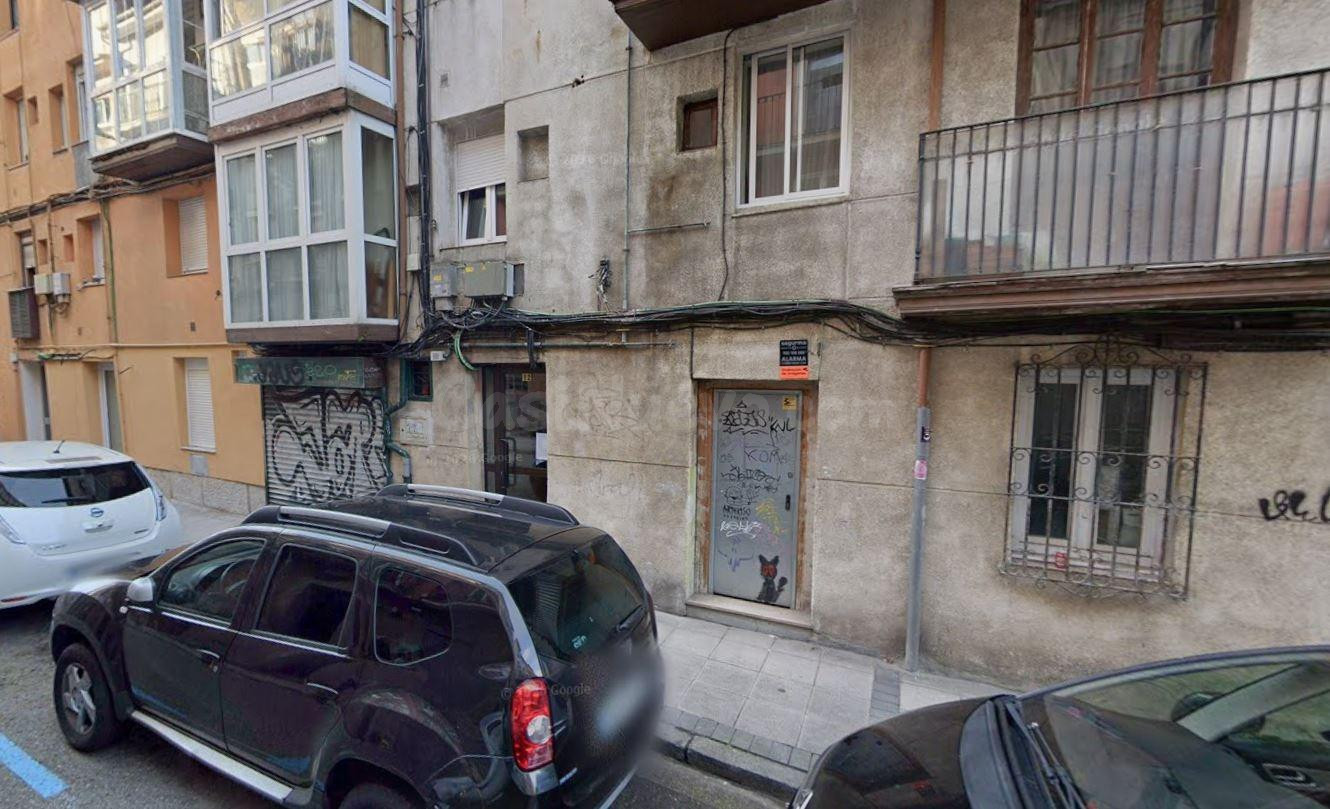 SE VENDE PISO OKUPADO en Calle San CELEDONIO Nº 12 Santander - foto 2