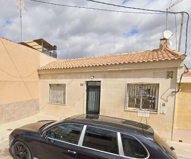 SE VENDE CHALET OKUPADO EN Calle Numancia Nº 29 Elda (Alican - foto 3
