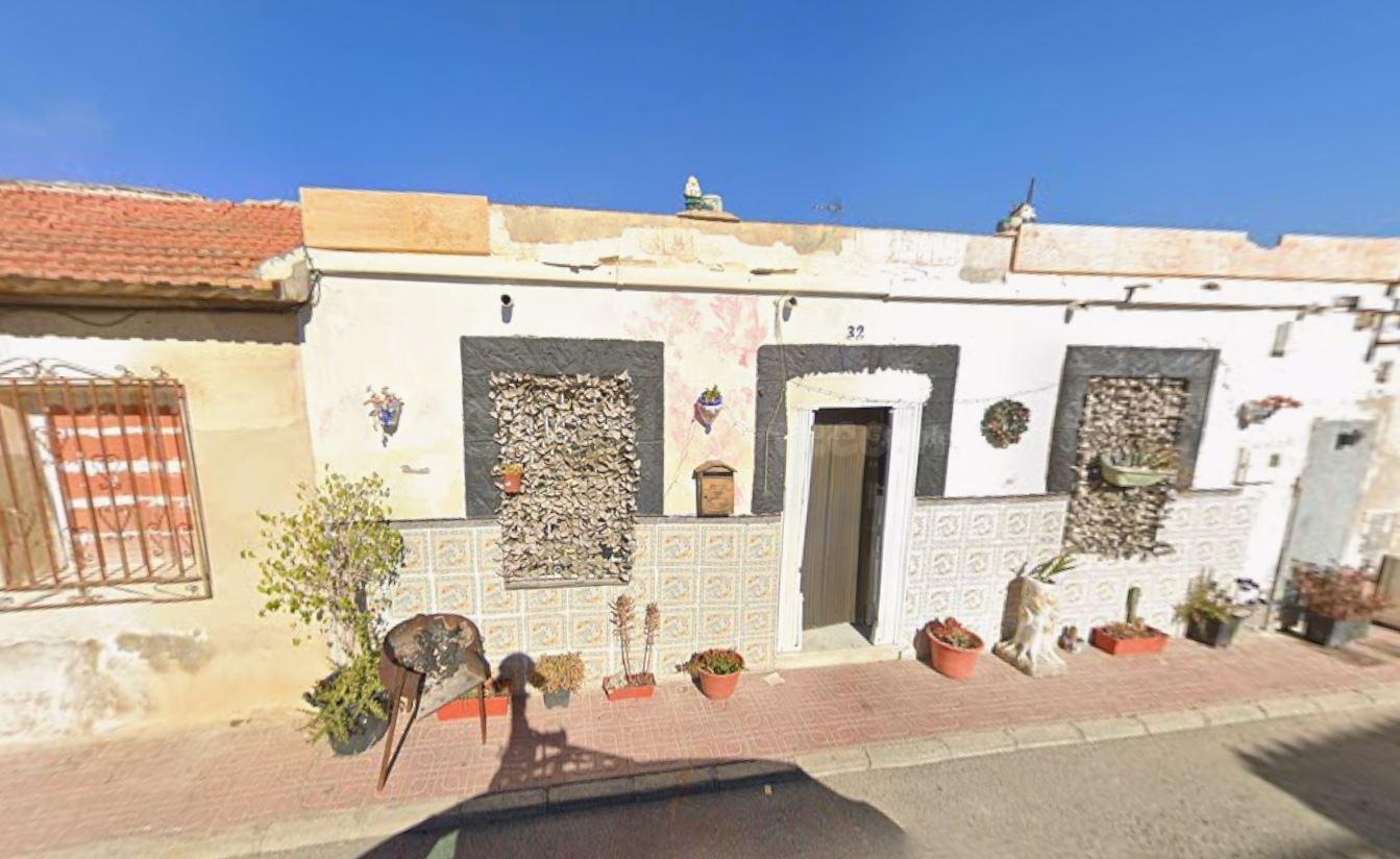 SE VENDE CASA OKUPADA EN barrio Las Barracas Nº 32 Benejúzar - foto 2